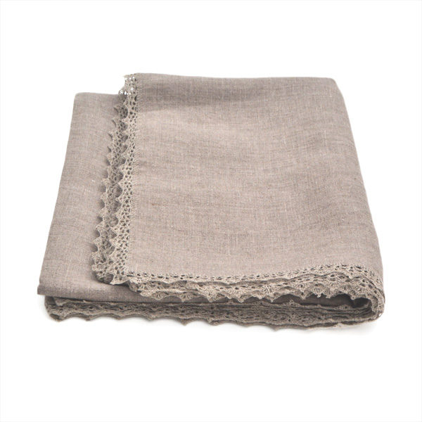 hørdug med hæklet kant linen tablecloth with crochet edge
