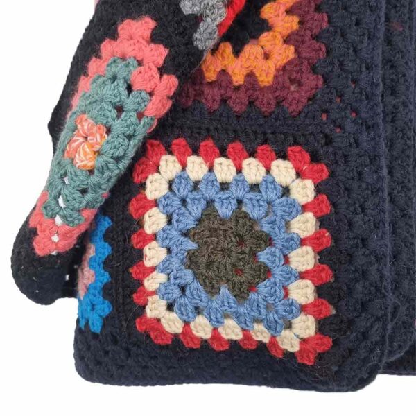 Hæklet uldtæppe oldemors firkanter sort, hæklet uldtæppe, hæklet tæppe oldemorfirkanter